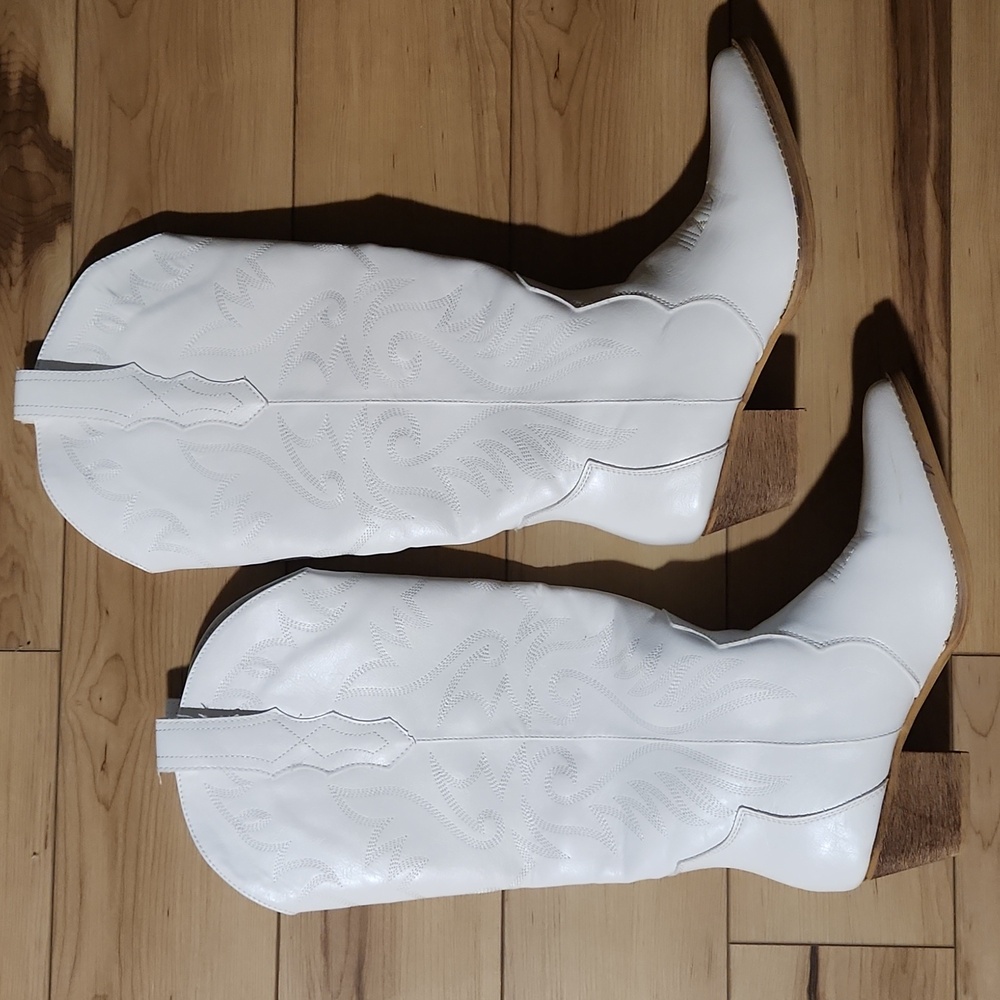 Rollda Cowboy Boots with Chunky Heel White 8.5